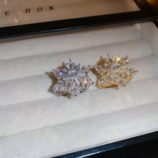 Sparkling Flower Rotating Ring – Adjustable Elegant Spinning Ring for Women & Girls, Fashion Jewelry (QUJ-109 ) - Golden