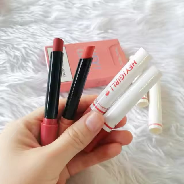 4-in-1 Trending Lipstick Set – Cigarette-Shaped Matte Lipsticks, Long-Lasting, Easy to Apply, Non-Sticky & Fade-Resistant Lip Gloss for Makeup Lovers